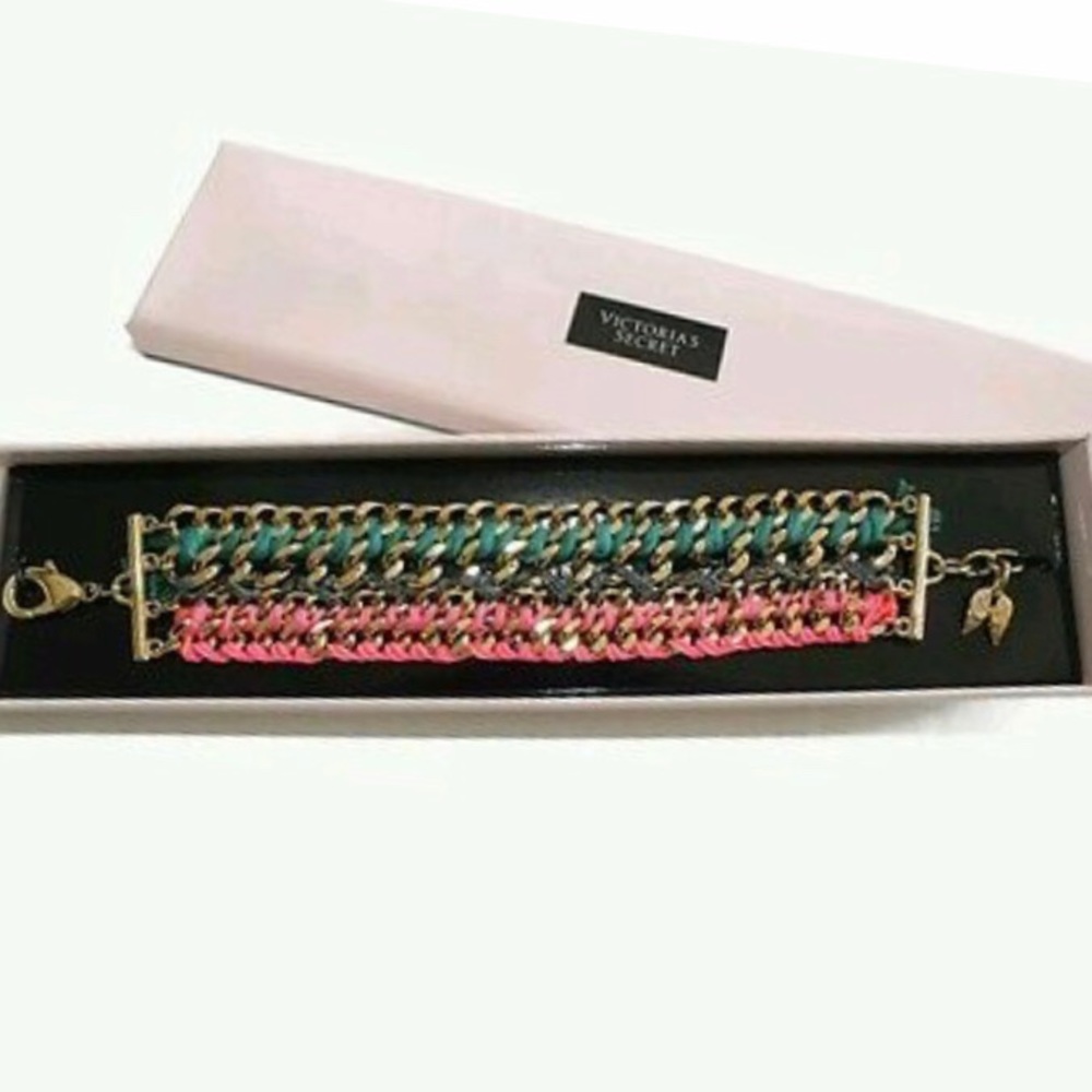 Beautiful Summer vibrant VS accessories